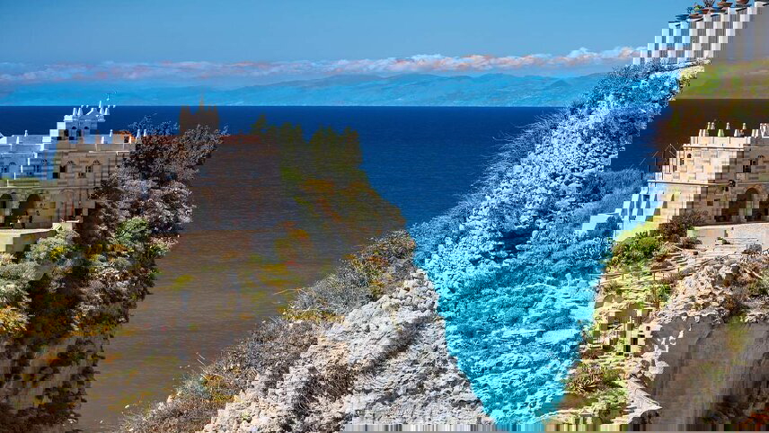 Highlights of Calabria, Mount Etna & Sicily