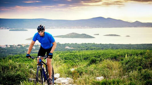 intrepid cycling tours
