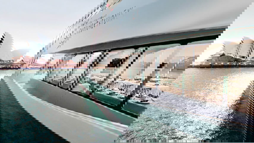 Indian Pacific with Sydney Harbour Lunch Cruise