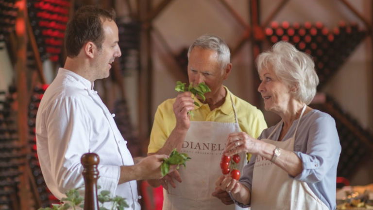 Meet Local Specialists with Luxury Gold Meet Local Specialists with Luxury Gold