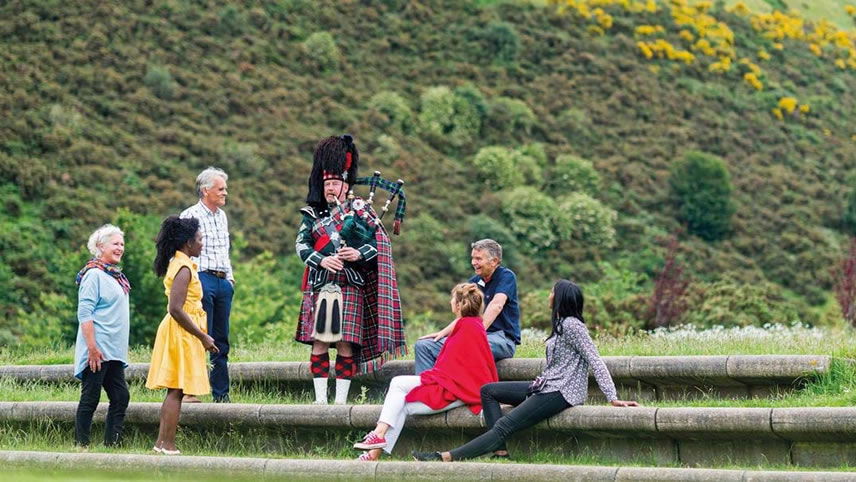 Luxury Gold, Bagpipes