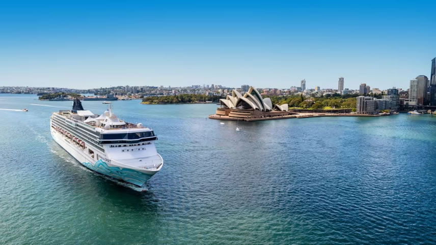 Norwegian Spirit in Sydney Harbour