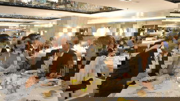 Relaxed Dining Settings