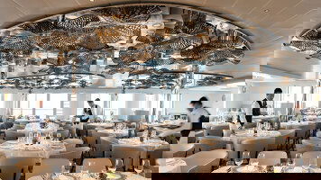 Relaxed Dining Settings