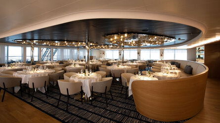 Relaxed Dining Settings