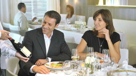 Relaxed Dining Settings