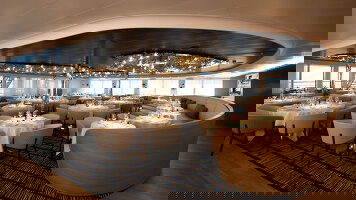 Relaxed Dining Settings