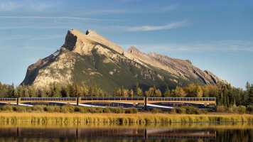 9 Day Journey Through the Clouds Discovery Banff Eastbound (Rocky Mountaineer)