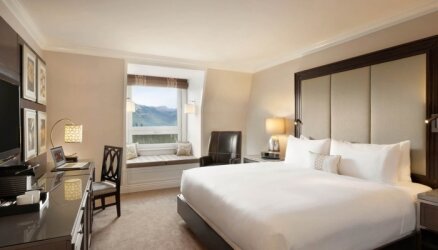 Fairmont Gold Room One King – Fairmont Chateau Lake Louise