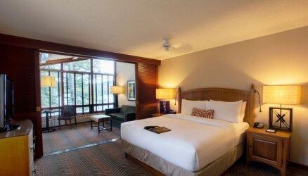 Junior Suite Lakeview – Fairmont Jasper Park Lodge, Jasper