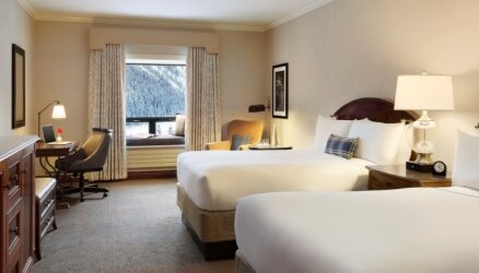 Deluxe Mount Temple Room – Fairmont Chateau Lake Louise