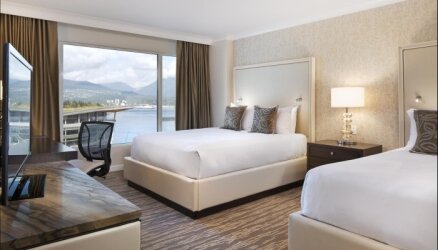 Deluxe Partial Harbour View Room – Fairmont Waterfront Hotel, Vancouver