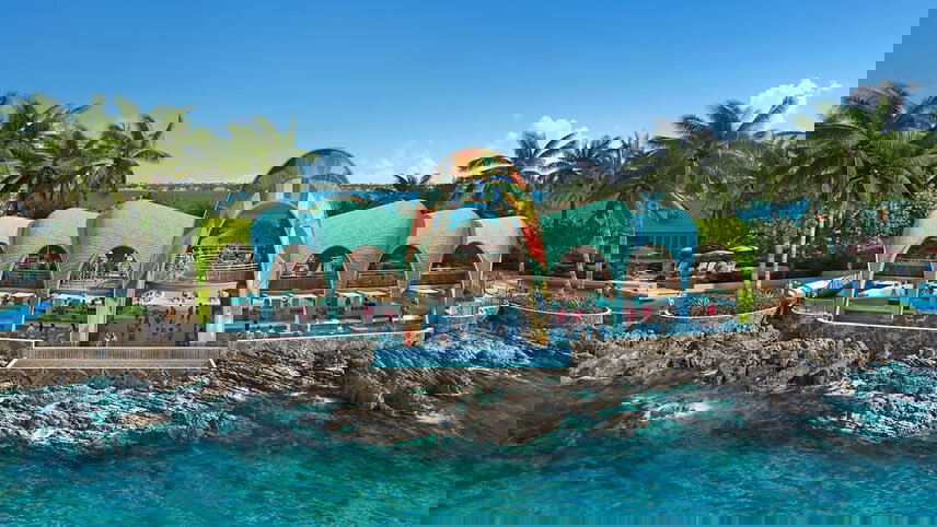 Nassau & Royal Beach Club