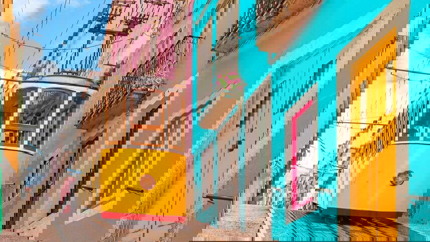 Beautiful Bordeaux & Unforgettable Douro With Lisbon