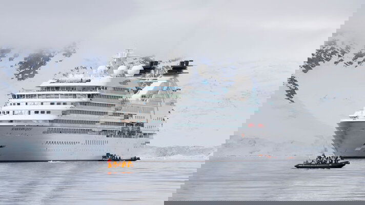 Intimate Ultra Luxurious Ships 