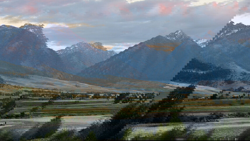 Paradise Valley, Yellowstone & the Tetons