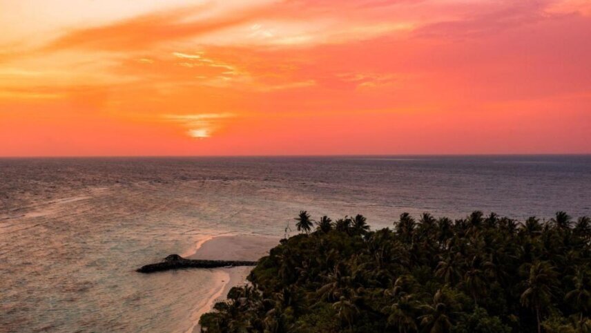 Maldives: Sunsets & Sea Life
