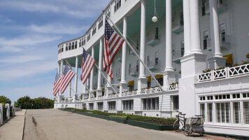 9 Day Scenic Great Lakes with Mackinac Island (Trafalgar)