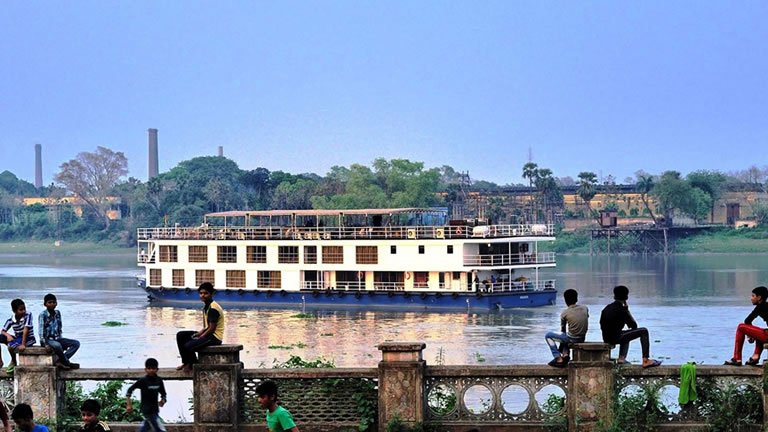 Authentic India - Lower Ganges Cruise (Downstream)