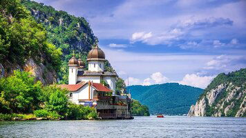 8 Day Balkan Adventure (Travelmarvel)