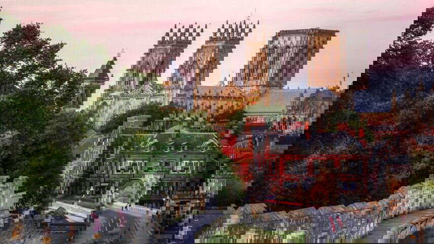 Cruise & Tour: Indulgence in France & Britain