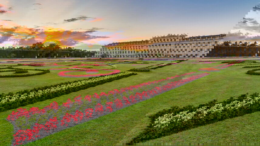 Vineyards & Palaces along the Danube with Prague