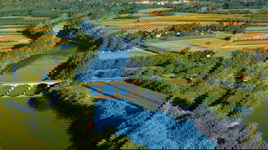 Chateaux, Rivers & Wine