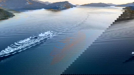 Wendy Wu Tour + Cruise