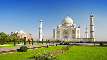 15 Day Christmas in India (Wendy Wu)