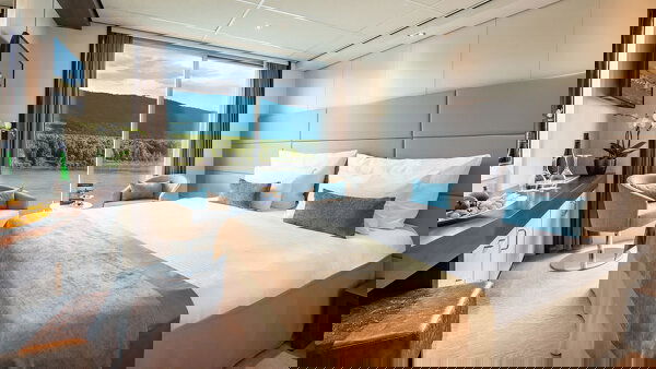 Amadeus Brilliant Cabin Image