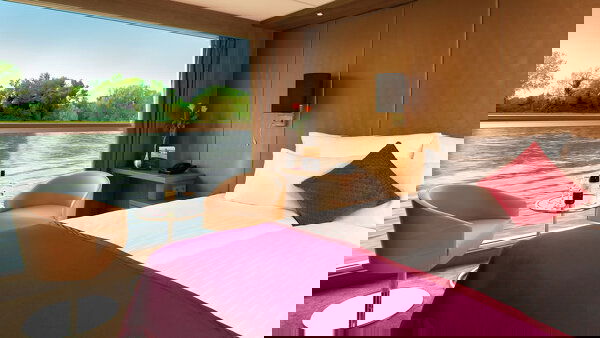 Amadeus Silver II Cabin Image