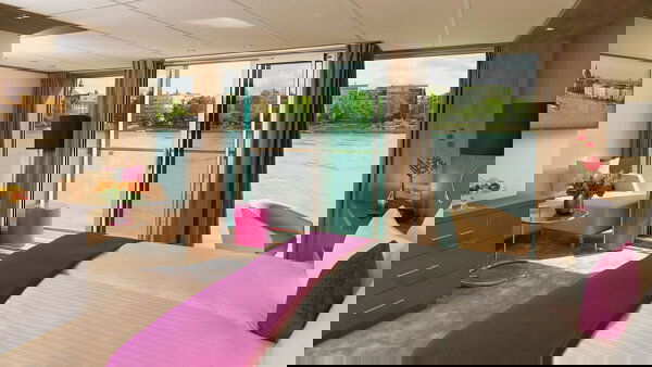 Amadeus Silver II Cabin Image