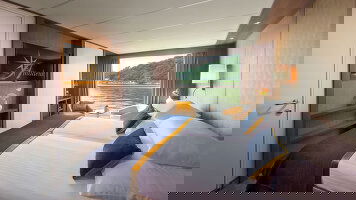 Amadeus Silver III French Balcony