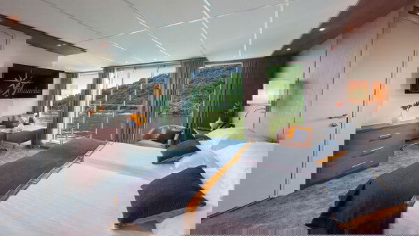 Amadeus Silver III Cabin Image