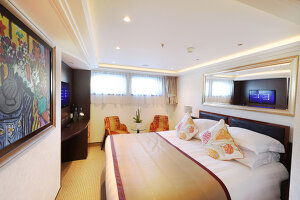 AmaBella Stateroom (Fixed Twin Window)