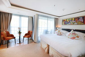 AmaBella Stateroom (French Balcony & Outside Balcony)