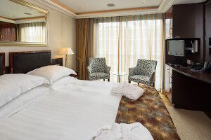 AmaBella Stateroom (French Balcony)