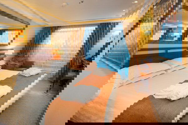 AmaCello Cabin Image