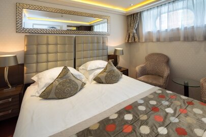AmaCerto Stateroom (Fixed Twin Window)