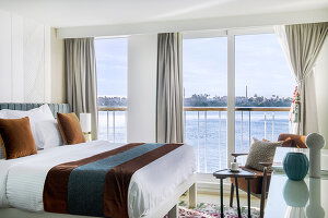 AmaDahlia Stateroom (French Balcony)