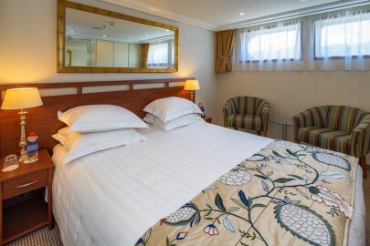 AmaDante Stateroom (Fixed Twin Window)