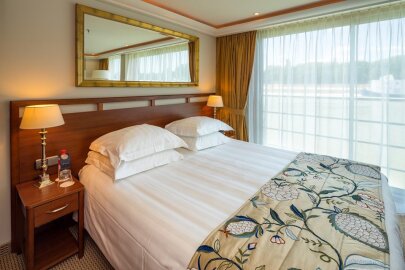 AmaDante Large Stateroom (French Balcony)