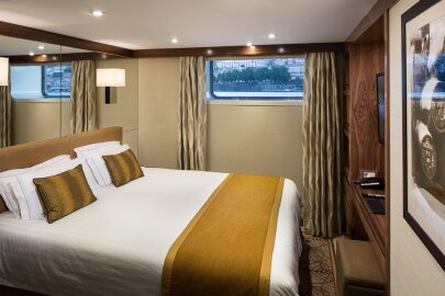 AmaDouro Stateroom (Fixed Window)