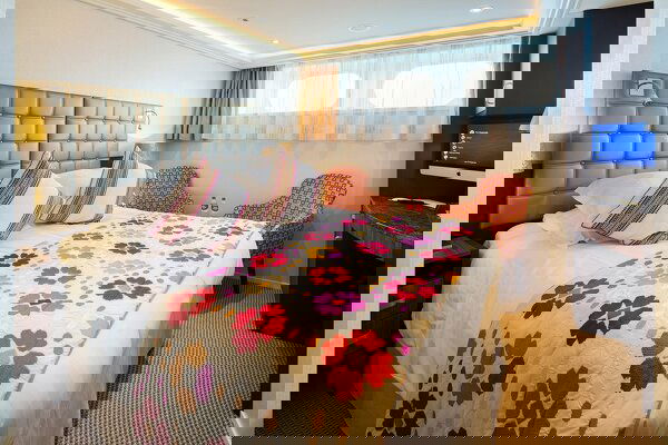 AmaSofia Cabin Image