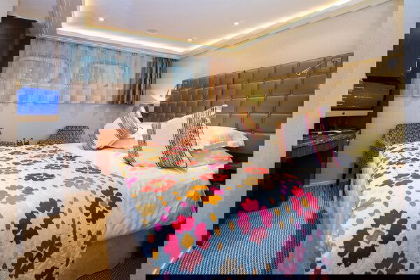 AmaSofia Cabin Image