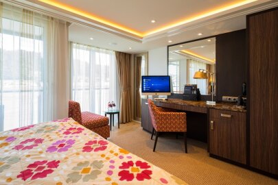AmaStella Stateroom (French Balcony & Outside Balcony)