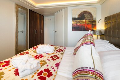 AmaStella Stateroom (French Balcony)