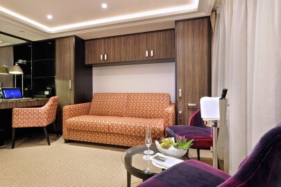 AmaStella Suite (French Balcony & Outside Balcony)