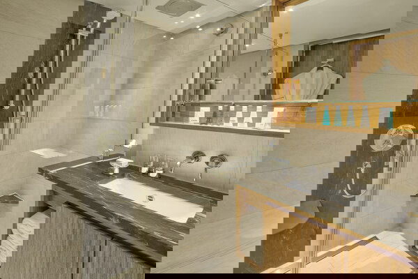 AmaMagna Cabin Image