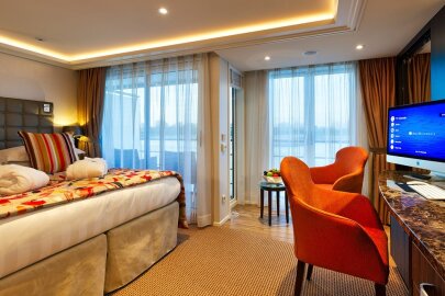 AmaVenita Stateroom (French Balcony & Outside Balcony)